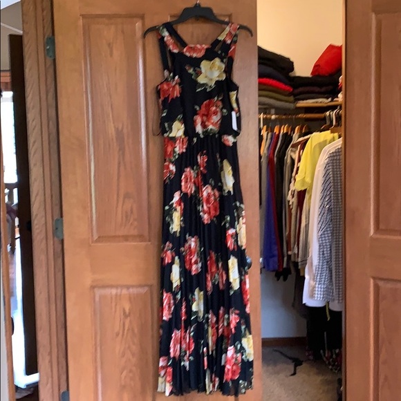 Long dress - Picture 2 of 4